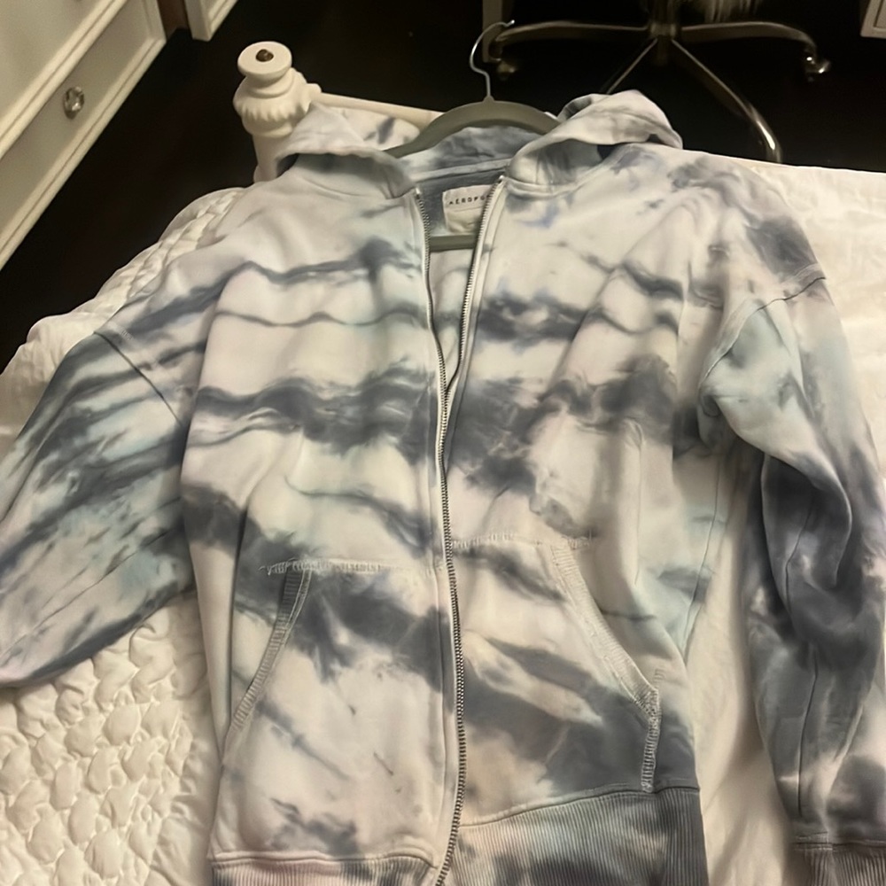 tie die zip up with multi tools colors but not to bright. size small